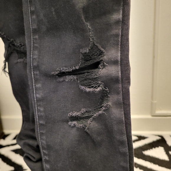 Black Skinny Leg Ripped Jeans - Picture 2 of 5